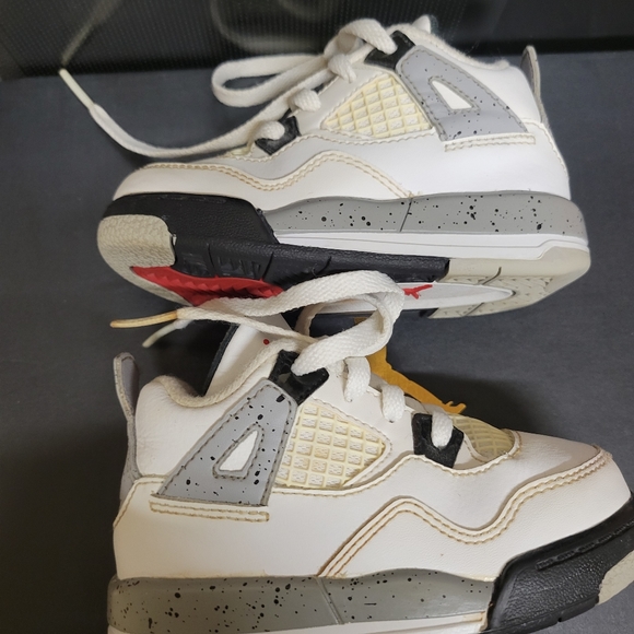 Shoes - Picture 2 of 4